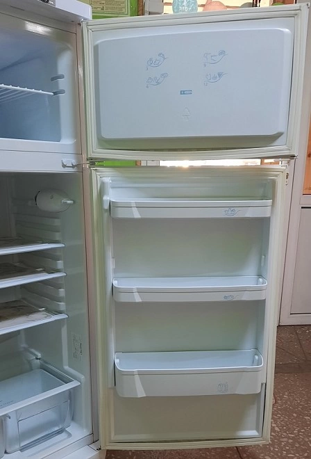 Холодильник Indesit ST 145.028