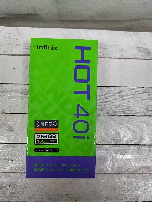 Смартфон Infinix HOT 40i 8/256