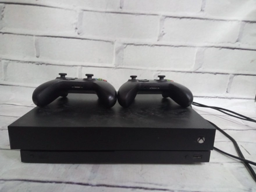 Игровая приставка X-Box One Microsoft One X
