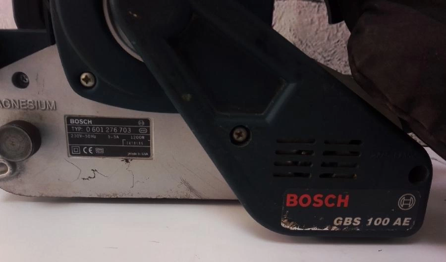 Шлифмашинка Bosch GBS 100 AE