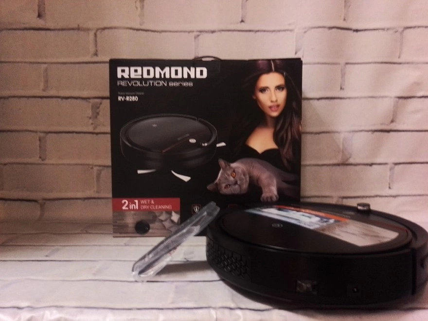 Пылесос REDMOND RV-R280