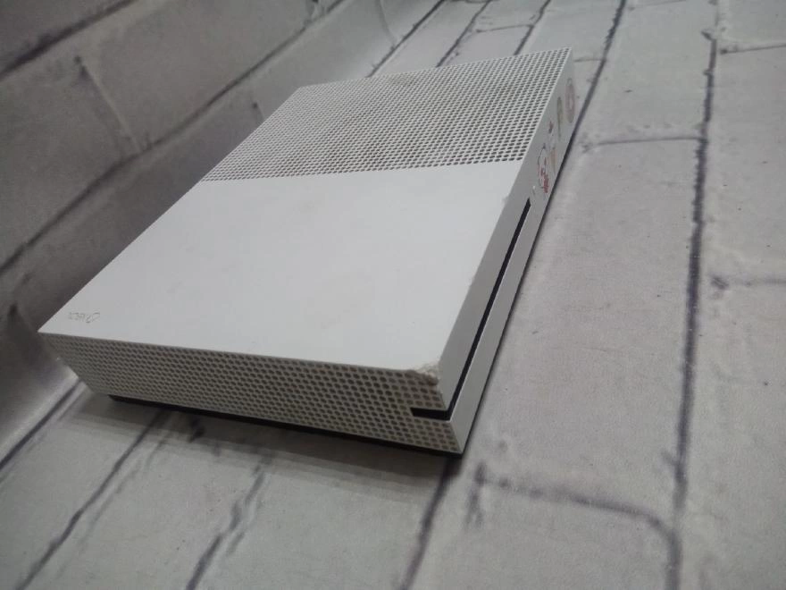 Игровая приставка X-Box One Microsoft ONE S/500 Gb