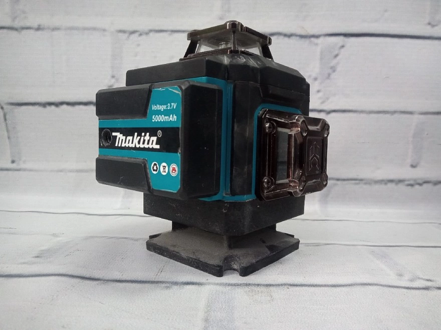 Нивелир Makita 4D