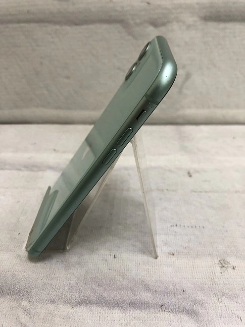 Смартфон Apple iPhone 11 4/128Gb