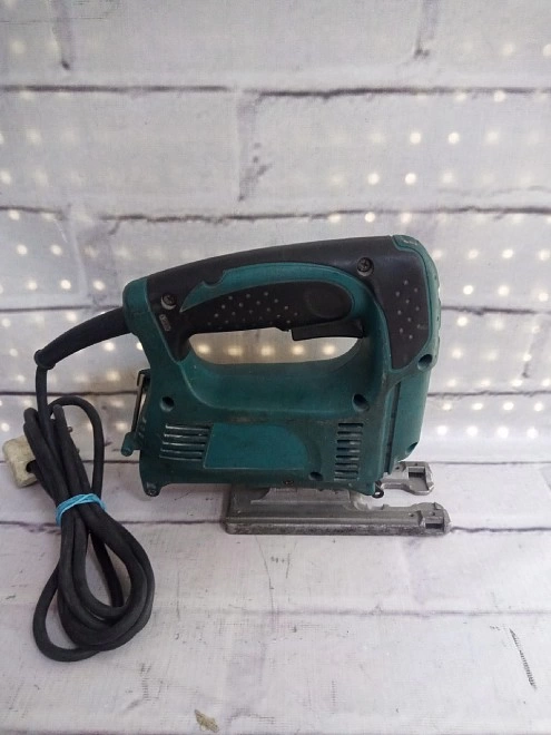 Электролобзик Makita M4301