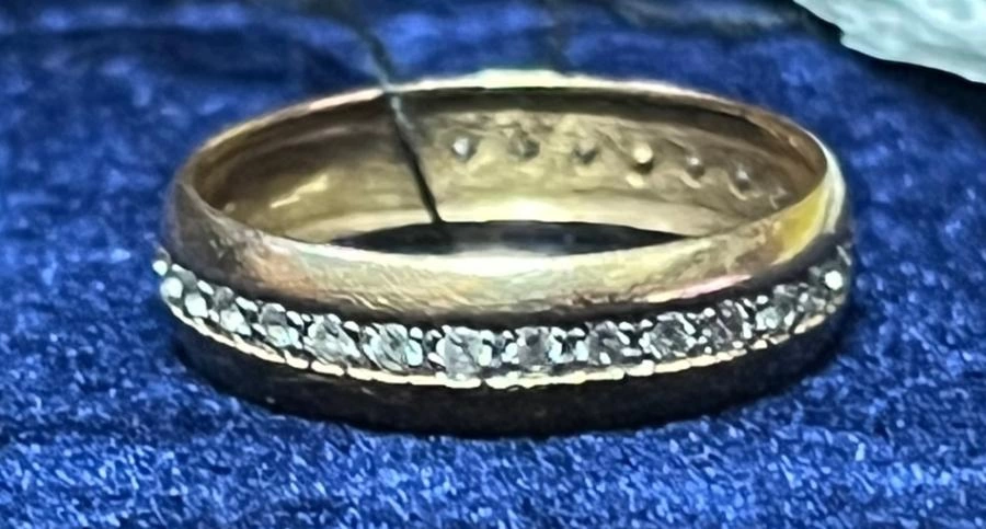 Кольцо  золотое 585 проба  1,85 гр 16 размер (ФМ)