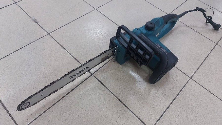 Электропила цепная Makita UC4020A