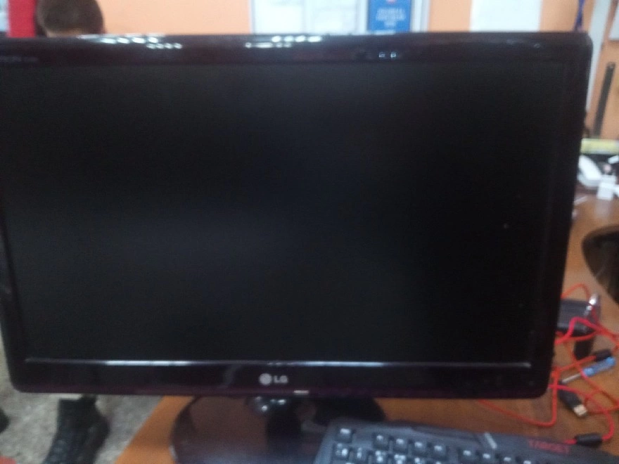 Монитор LG Flatron E2350S