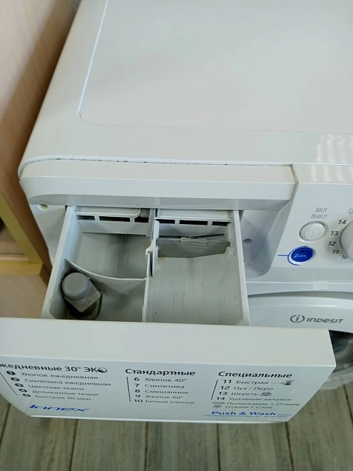 Стиральная машина Indesit BWSE 61051 WWV RU