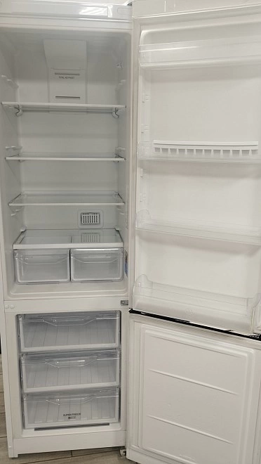 Холодильник Indesit DS 3200 W