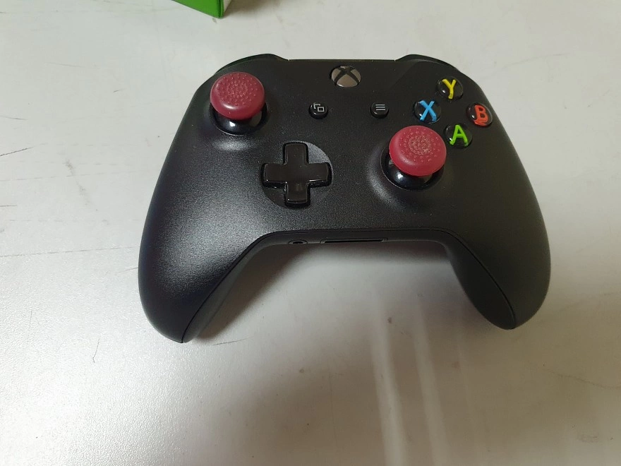 Игровая приставка X-Box One Microsoft One S (1681) 500Gb