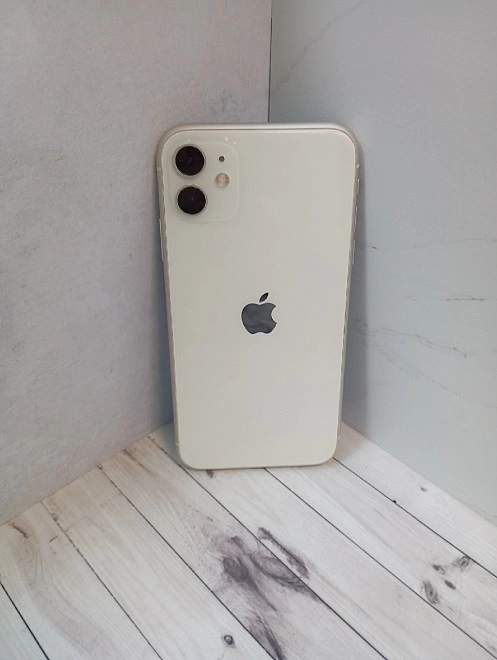Смартфон Apple iPhone 11 64 ГБ