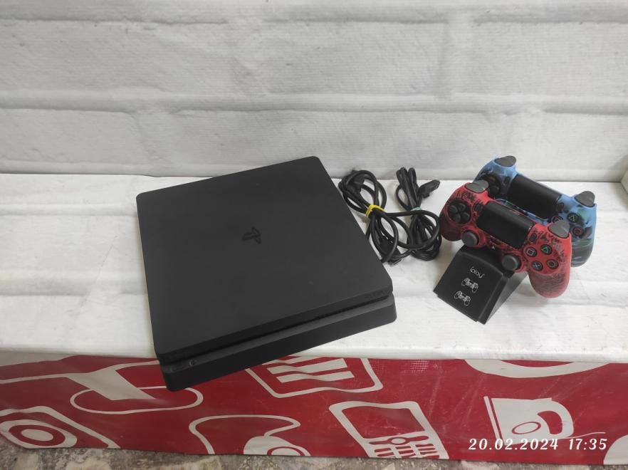 Игровая приставка PS4 Sony PlayStation Slim (CUH-2108A) 500Gb