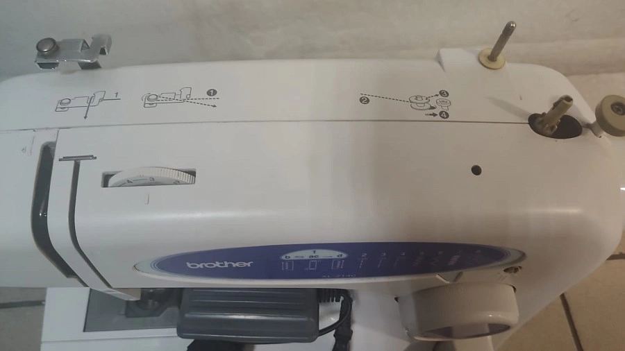 Швейная машина Brother XL2140