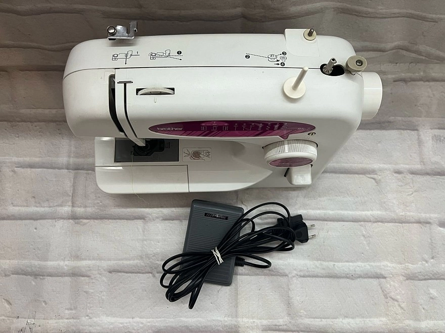 Швейная машина Brother XL2220