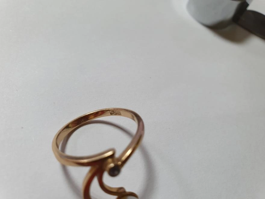 Кольцо  золотое 585 проба 2,92 гр 17 размер (ФМ)