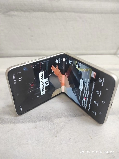 Смартфон Samsung Galaxy Z Flip 3 5G 8/256Gb