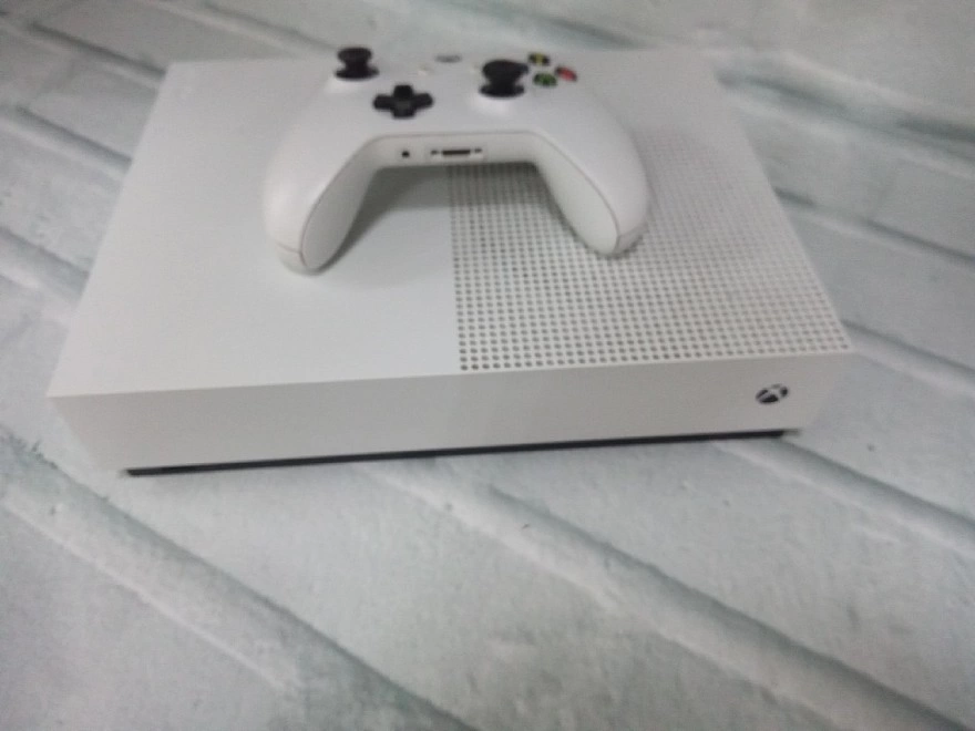 Игровая приставка X-Box One Microsoft One S 1000 ГБ