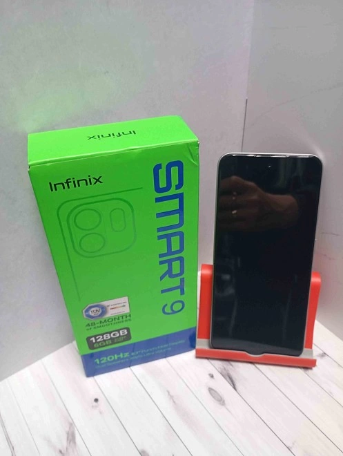 Смартфон Infinix SMART 9