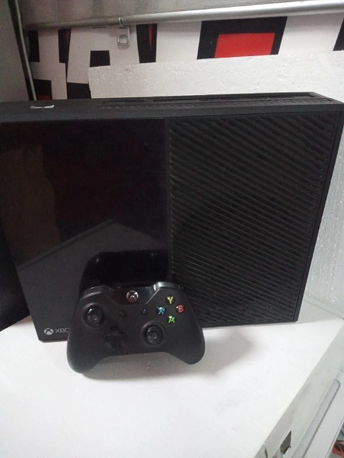 Игровая приставка X-box ONE Black 500 Gb