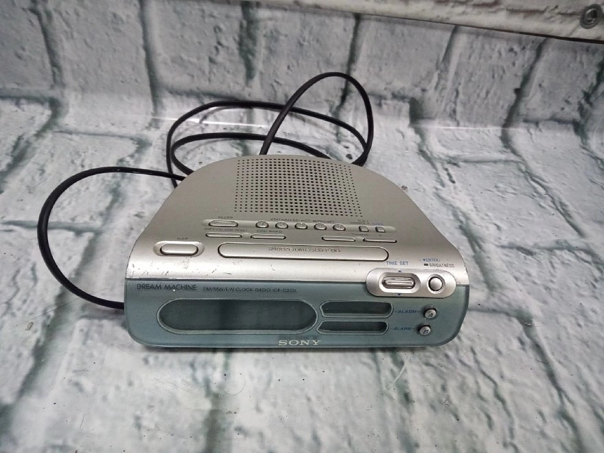 Часы электронные Sony ICF-C273L