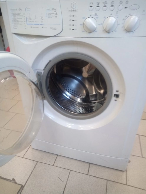 Стиральная машина Indesit WISL 103