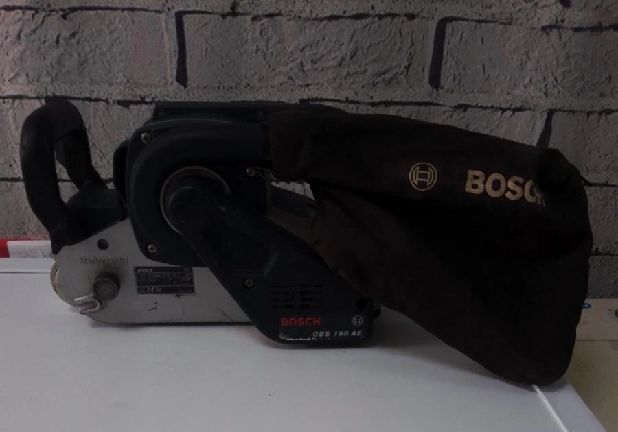 Шлифмашинка Bosch GBS 100 AE
