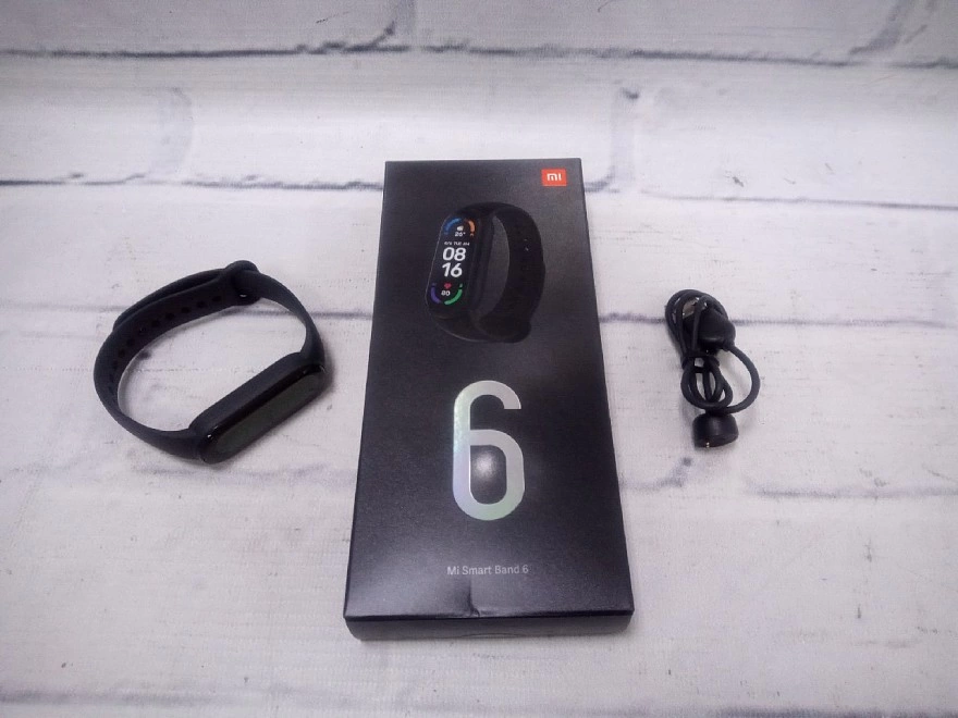 Часы наручные Xiaomi Mi Smart Band 6