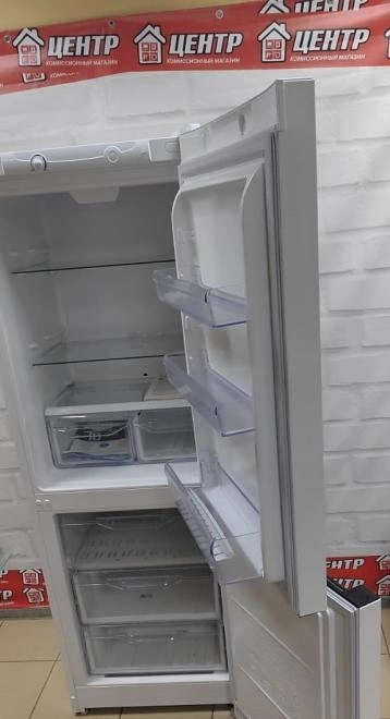Холодильник Indesit DSN 16