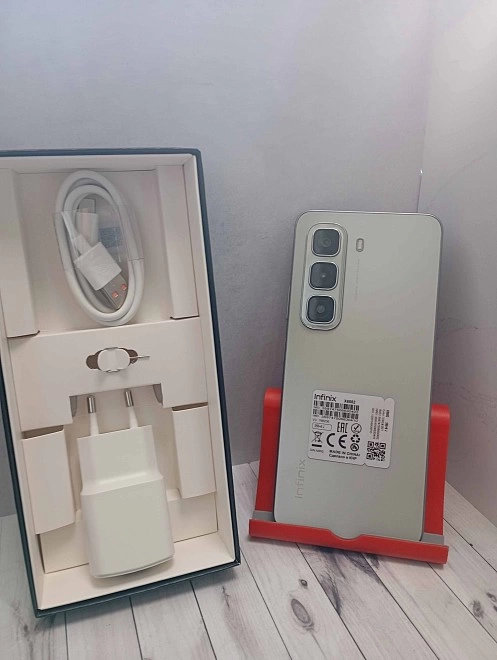 Смартфон Infinix HOT50 256
