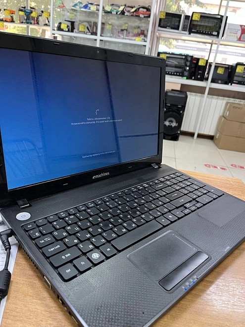 Ноутбук machine sIntelCore i3-370M/3gb/300gb/AMD Radeon HD 500