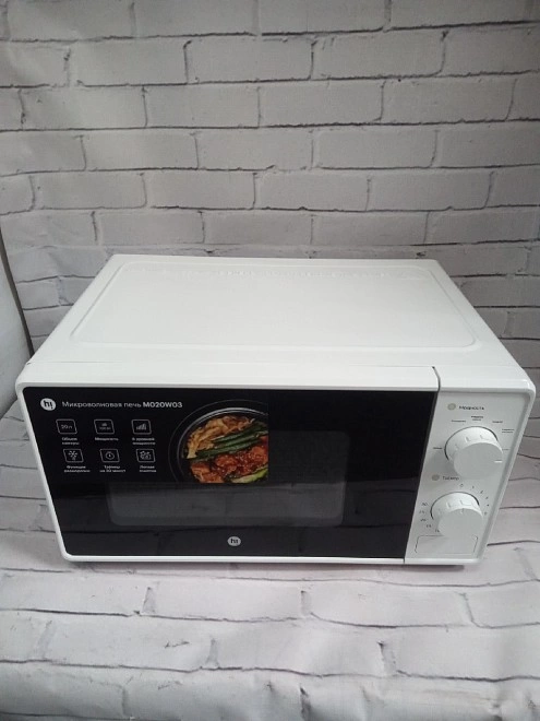 Микроволновая печь Hi M020W03