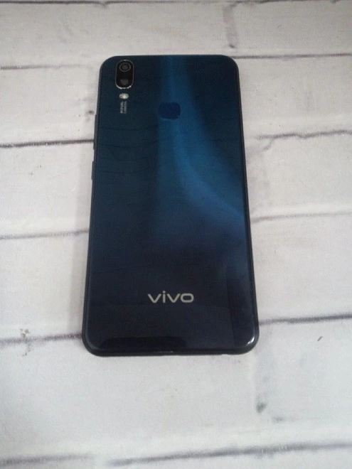 Смартфон  Vivo Y11 32 ГБ