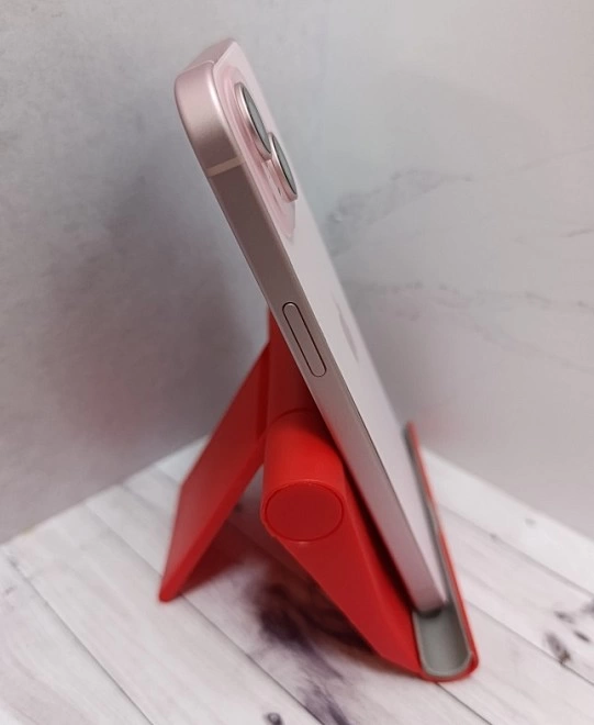 Смартфон Apple  iPhone 15 6/128Gb