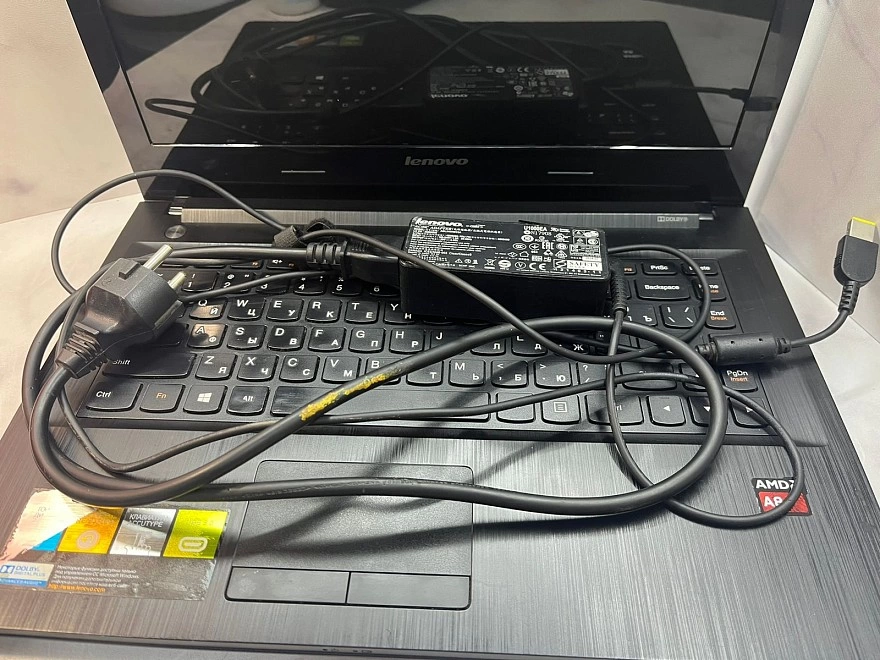 Ноутбук Lenovo AMD A8-6410/6Gb/R5 M330/1Tb
