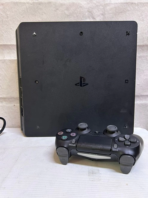 Игровая приставка PS4 PlayStation 4 Slim