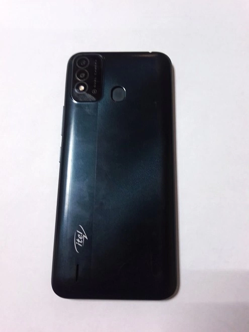 Смартфон Itel Vision 2S