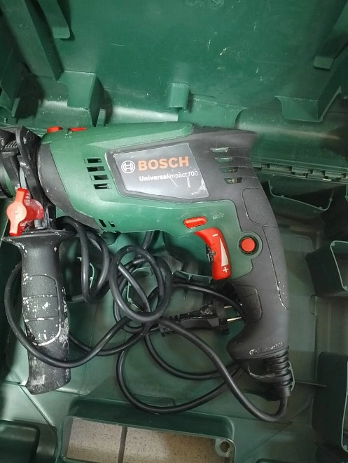 Дрель ударная  Bosch  UniversalImpact 700