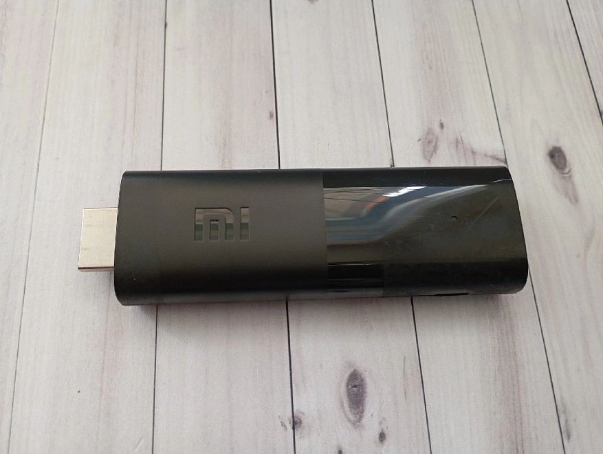 Приставка для цифрового ТВ Xiaomi Mi TV Stick MDZ-24-AA