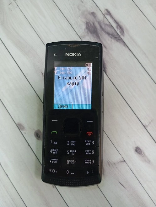 Телефон мобильный Nokia X1-01