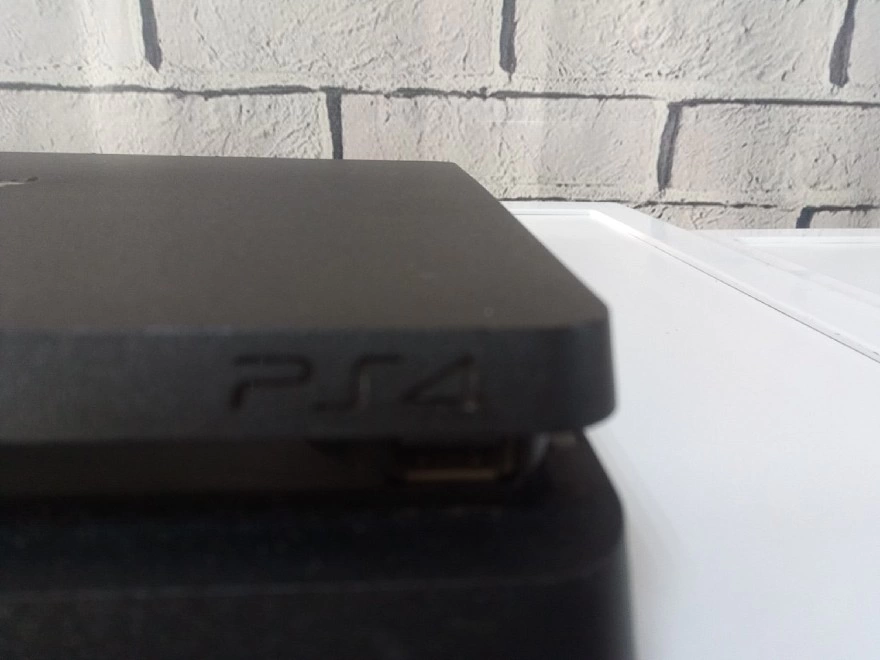 Игровая приставка PS4 Sony Slim (500GB)