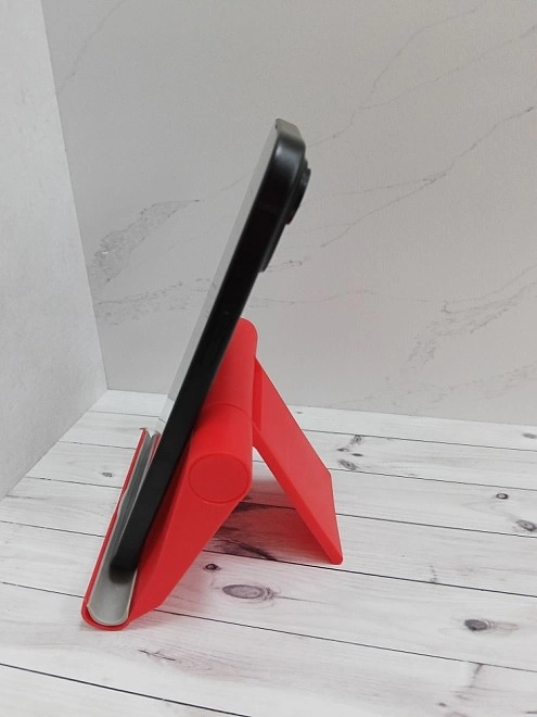 Смартфон Apple iPhone 15 6/128Gb