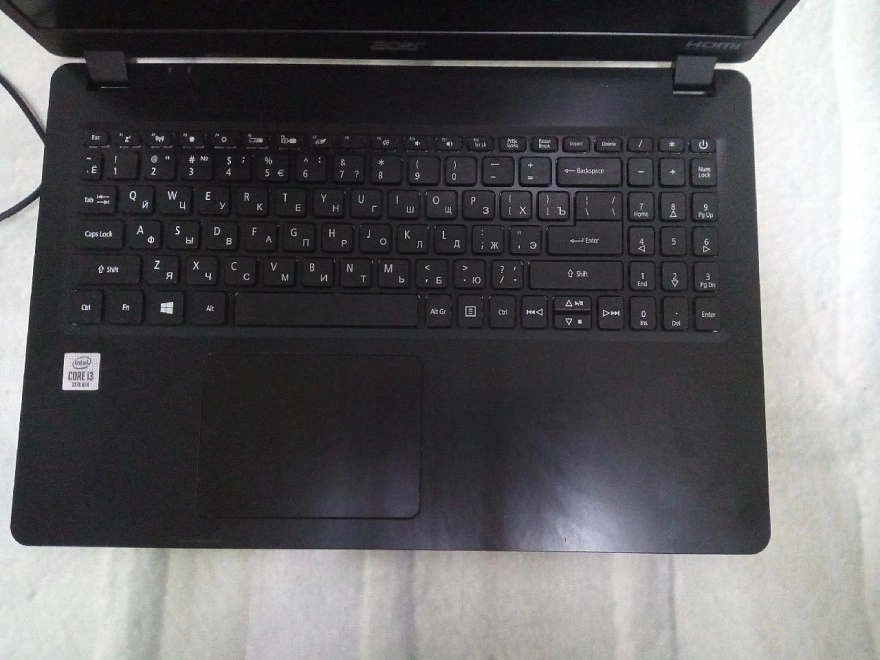 Ноутбук Acer i3/1.2GHz/4Gb/256Gb/UHDGraphics