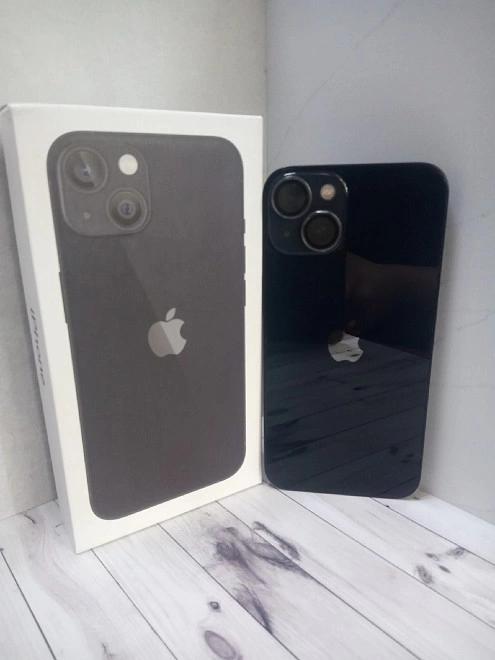 Смартфон Apple iPhone 13 128 ГБ