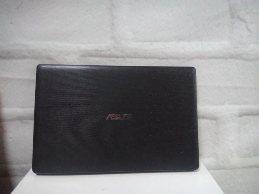 Ноутбук ASUS X552W