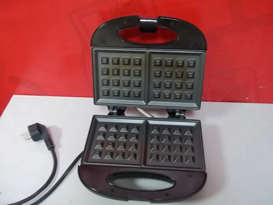 Электровафельница Centek CT-1447
