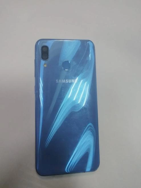Смартфон Samsung Galaxy A30 32 ГБ