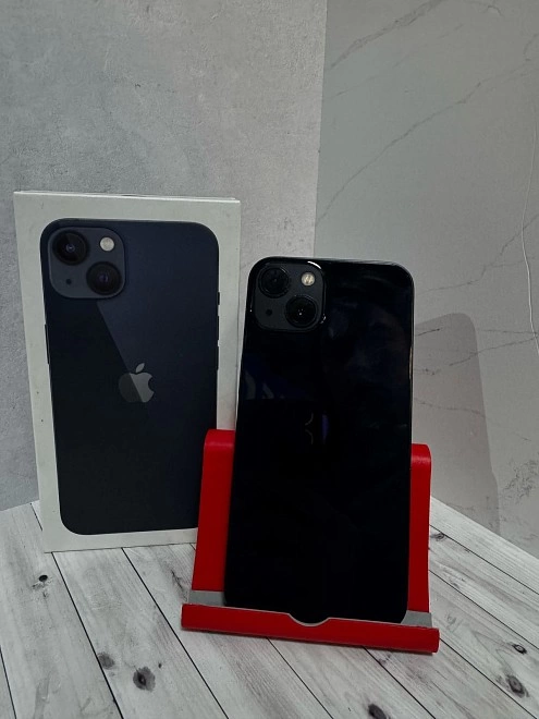 Смартфон Apple iPhone 13