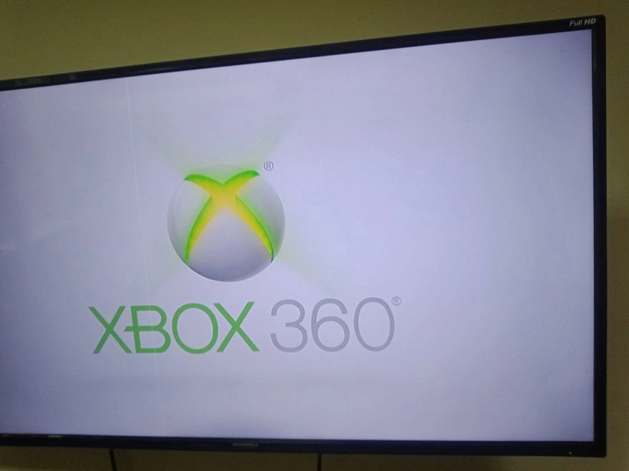 Игровая приставка X-Box One  1540