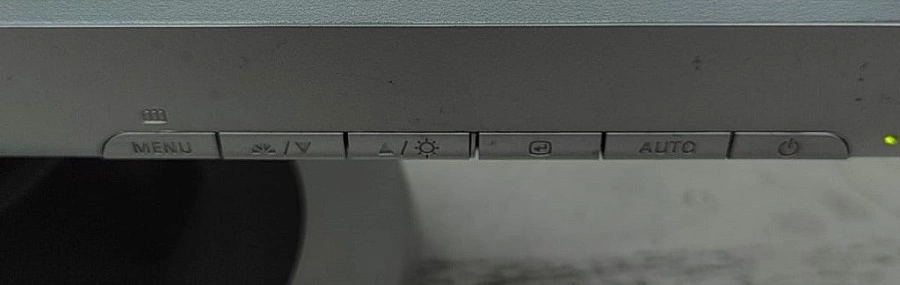 Монитор Samsung 710N W